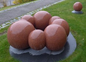 Necklace sculpture
