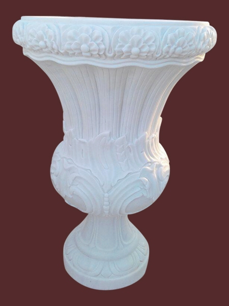 Chậu hoa bằng đá trắng