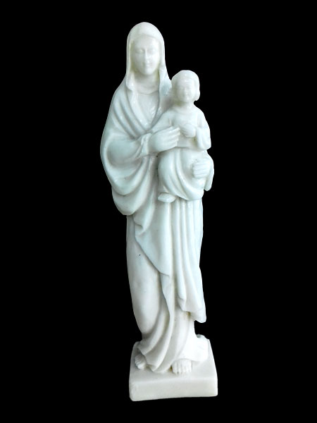 Tượng Đức mẹ Maria bồng con giả đá
