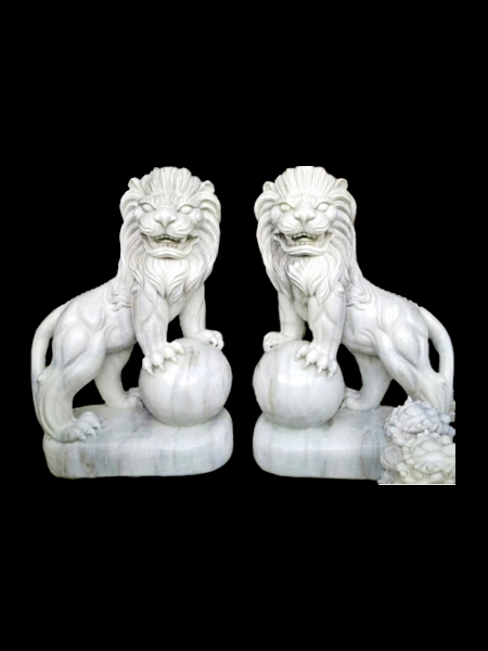 Tượng Sư tử chơi bóng đá trắng DSF-T48