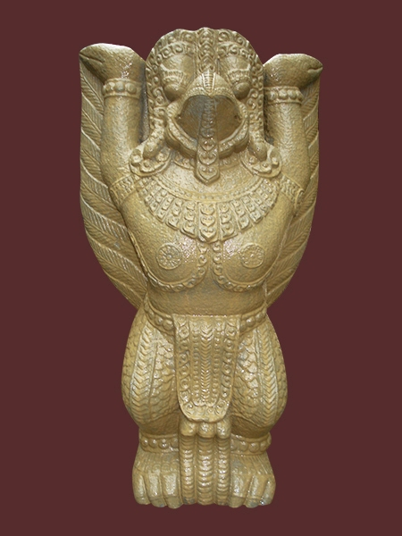 Tượng Chăm Chim thần Garuda bằng đá