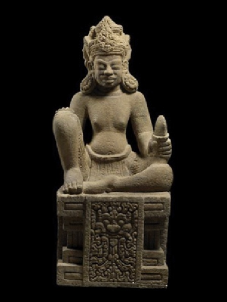 Tượng Chăm thần Deva bằng đá