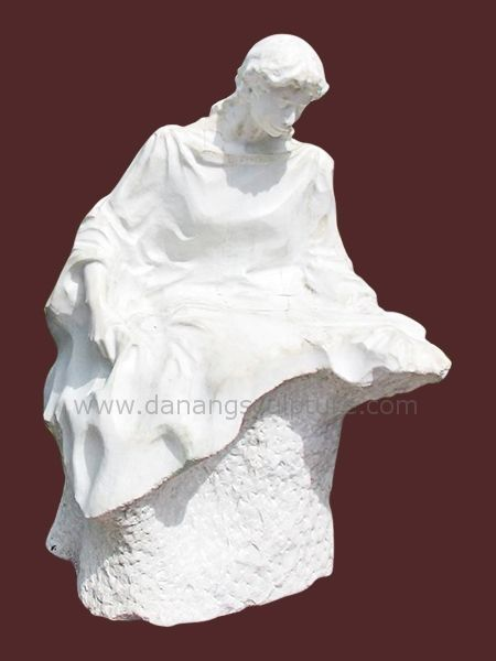 Tượng Mary Magdalene bằng đá