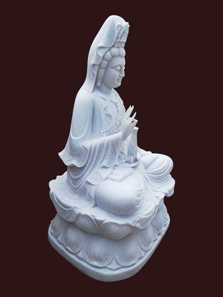Tượng đá Quan Âm ngồi thiền