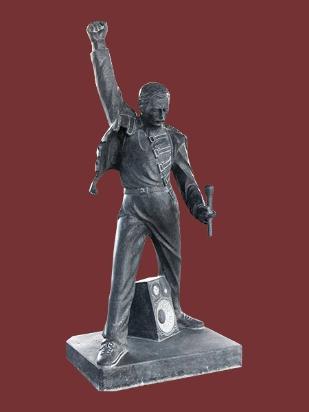 Tượng Ca sỹ nhạc rock đá đen