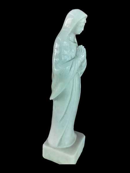 Tượng Đức mẹ chắp tay giả đá