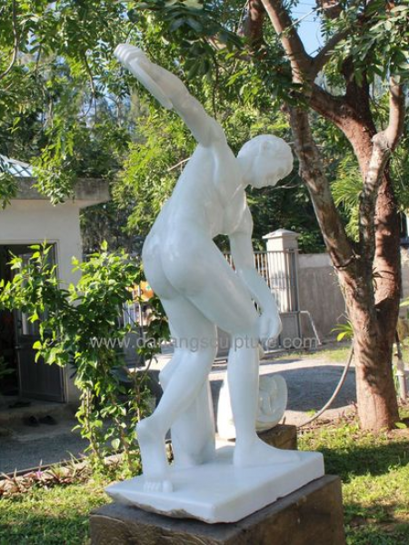 Tượng người ném đĩa cổ điển