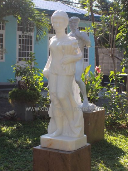 Tượng cô gái sân vườn